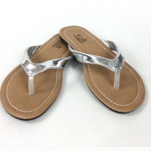 Kali Footwear Cocoa Flat Thong Sandals, Silver